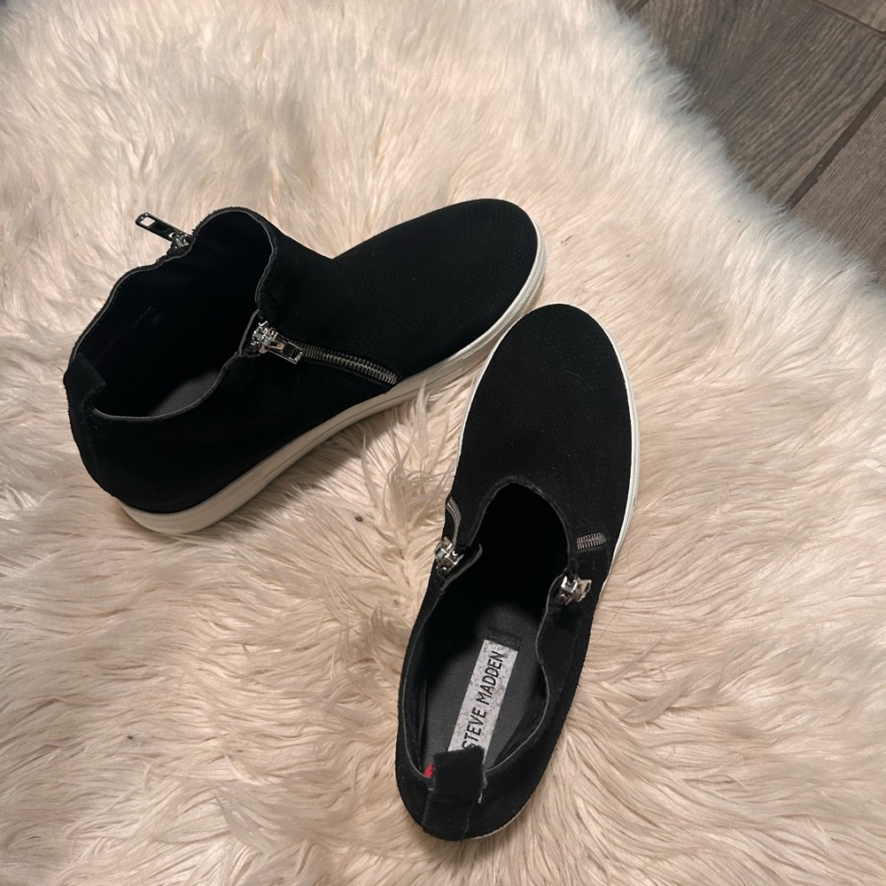 Steve Madden Black Slip-On Sneakers